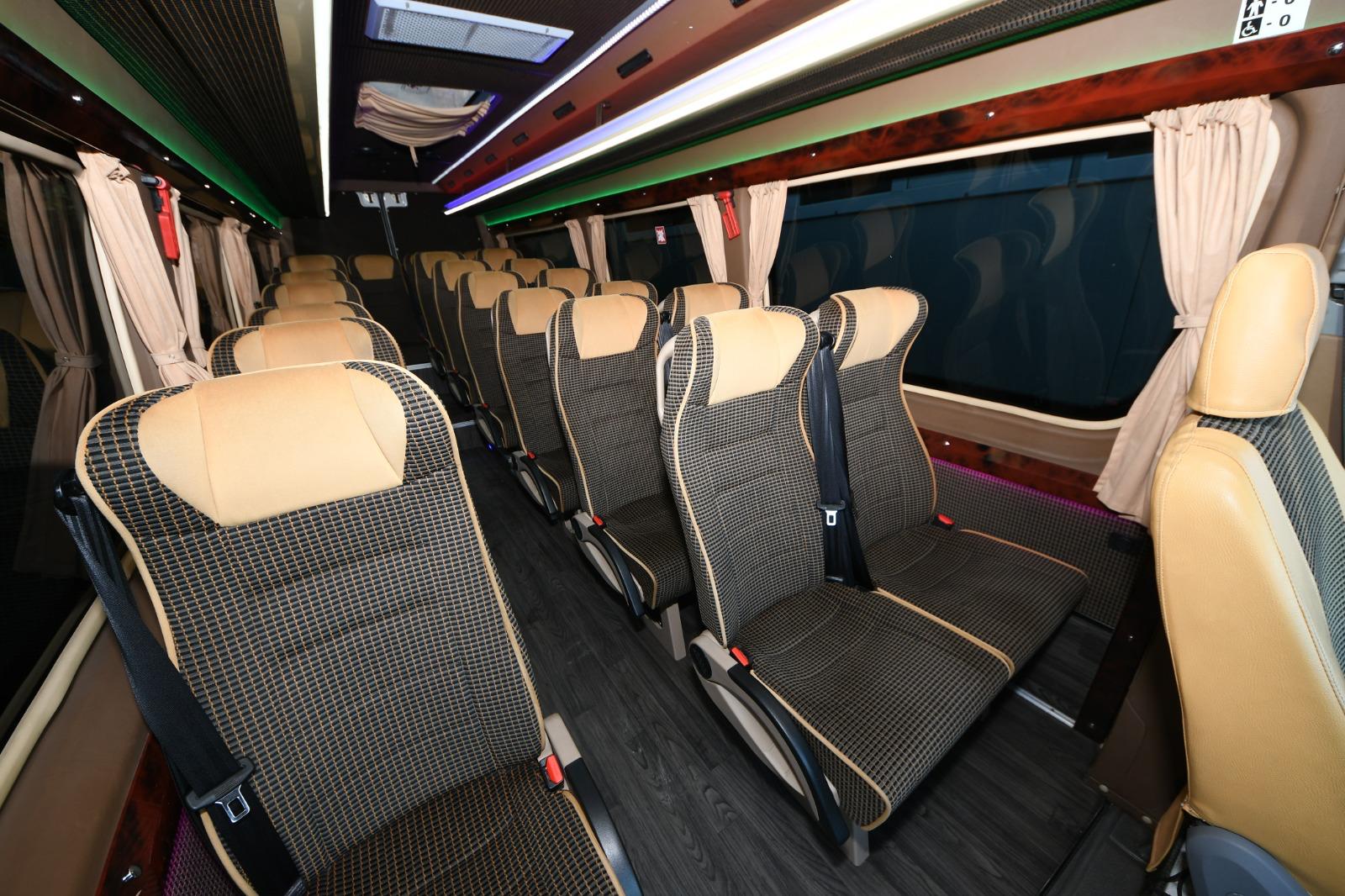 Microbuz RASTOUR pentru transport excursii si grupuri organizate